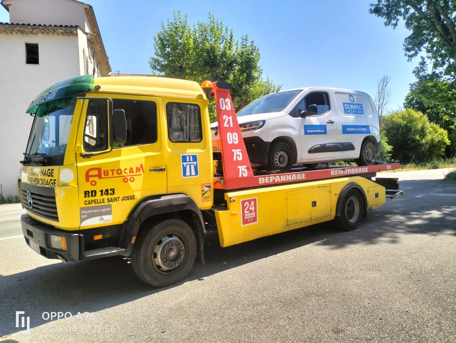Remorquage de véhicule accidenté dans le secteur de La Celle par l'entreprise V.R.D 83